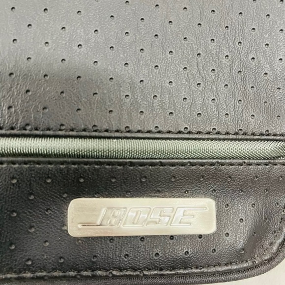 BOSE Sound Dock Travel shoulder Bag. - Picture 7 of 7